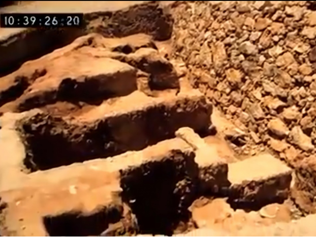 Restes del que podria haver estat la zona on vivia. Rahab (Fotograma del documental “The Fall of Jericho”, Associates for Biblical Research)