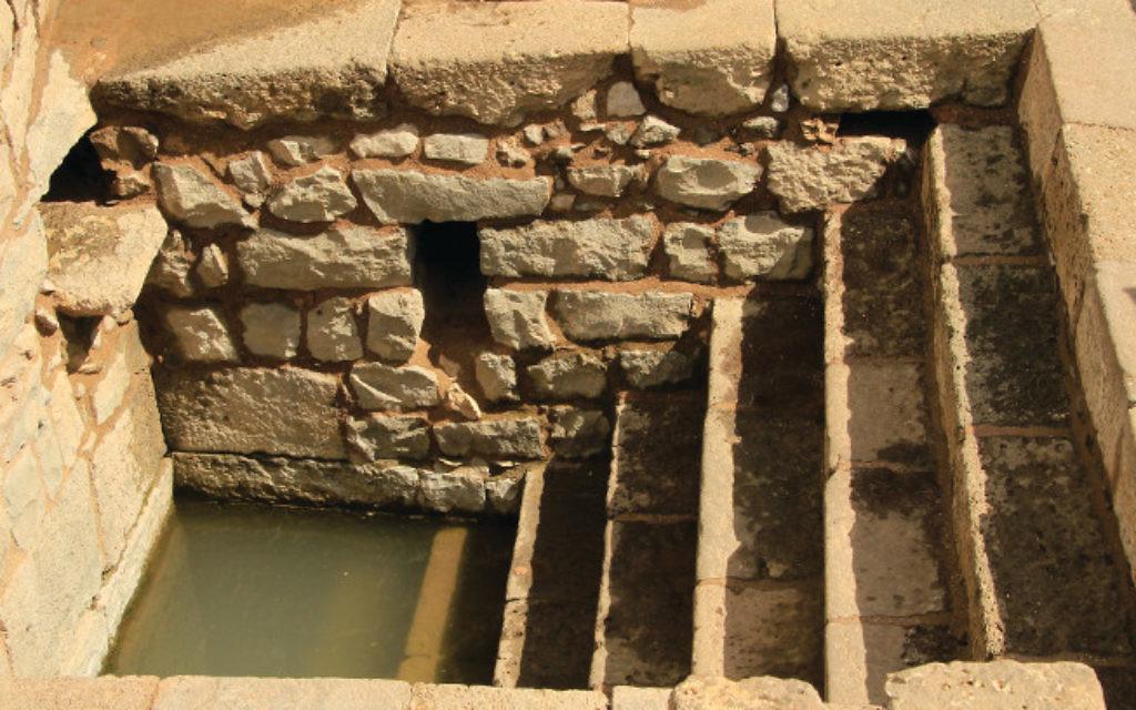 Un dels banys trobats a Magdala
